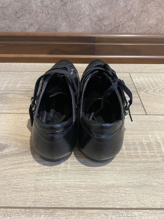 Zara oyoq kiyim razmer 44