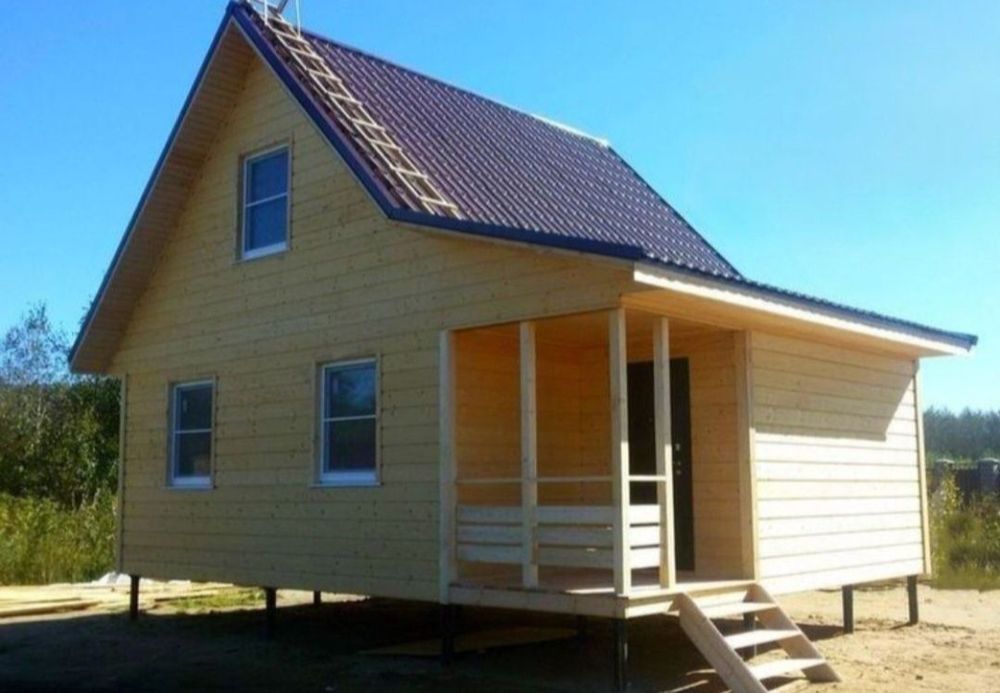 Vând cabană din lemn pe piloni