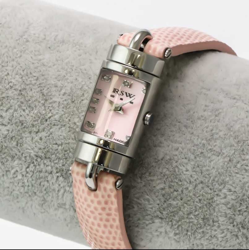 Нов швейцарски кварцов часовник - гривна RSW с диаманти 0,07 карата