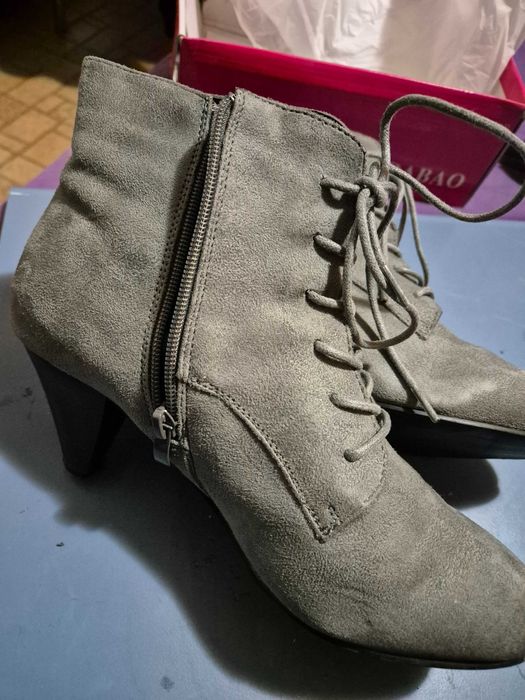 Ghete / Botine dama BPC Selection, piele intoarsa, 42, folosite