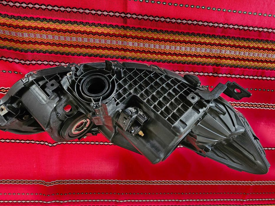 Оригинален Ксенонов фар Хонда Акорд