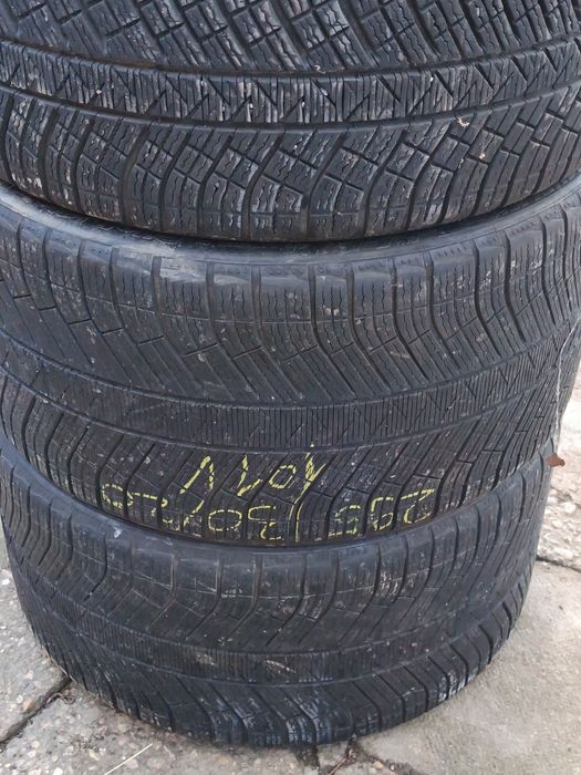 Vând cauciucuri Michelin alpin 2 mărimi