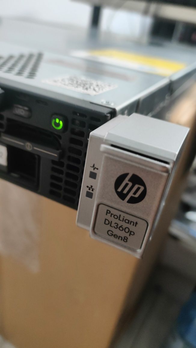 Server HPE PROLIANT DL360P GEN8, 2609v2, 8 Gb RAM, SAS 3x900Gb+2x300GB