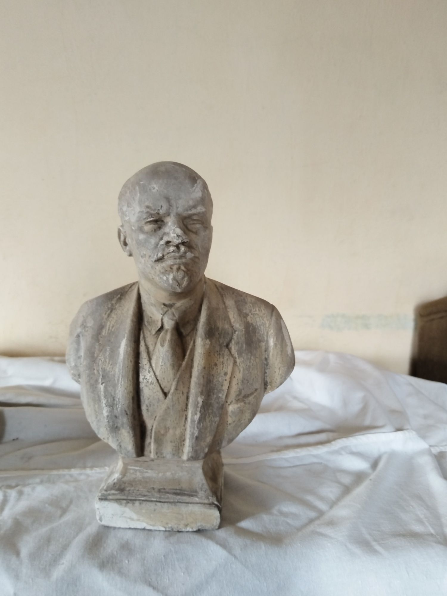 Статуэтка В. И. ЛЕНИН