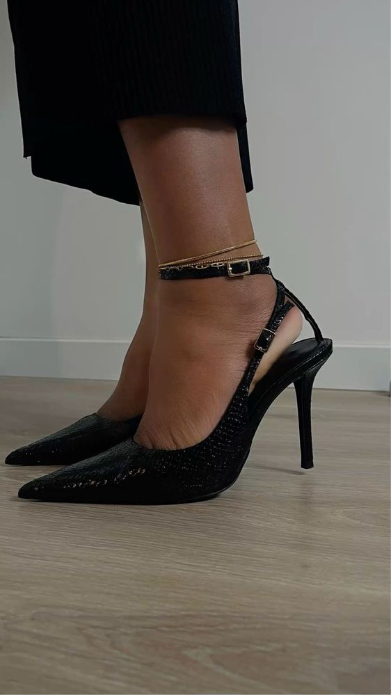 Черни обувки на ток Zara