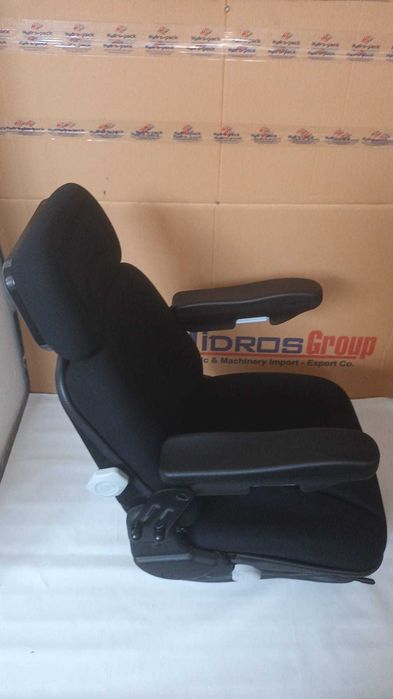 Scaun tractor cu suspensie mecanica din material textil