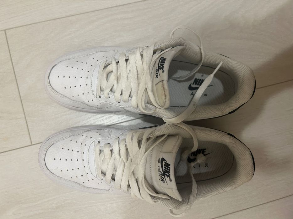 Vând adidasi nike air force 1