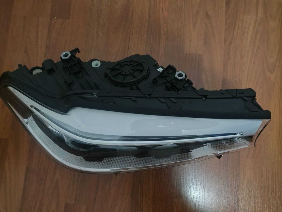 Far dreapta adaptive led Bmw seria 5 G30 G31 original Europa