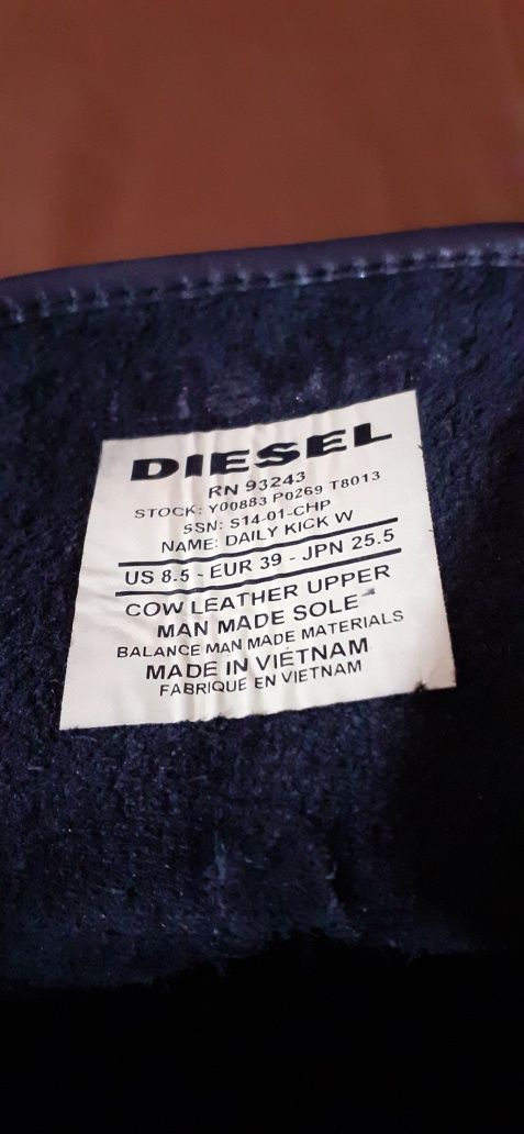 Бели и черни ,летни кецове Diesel.