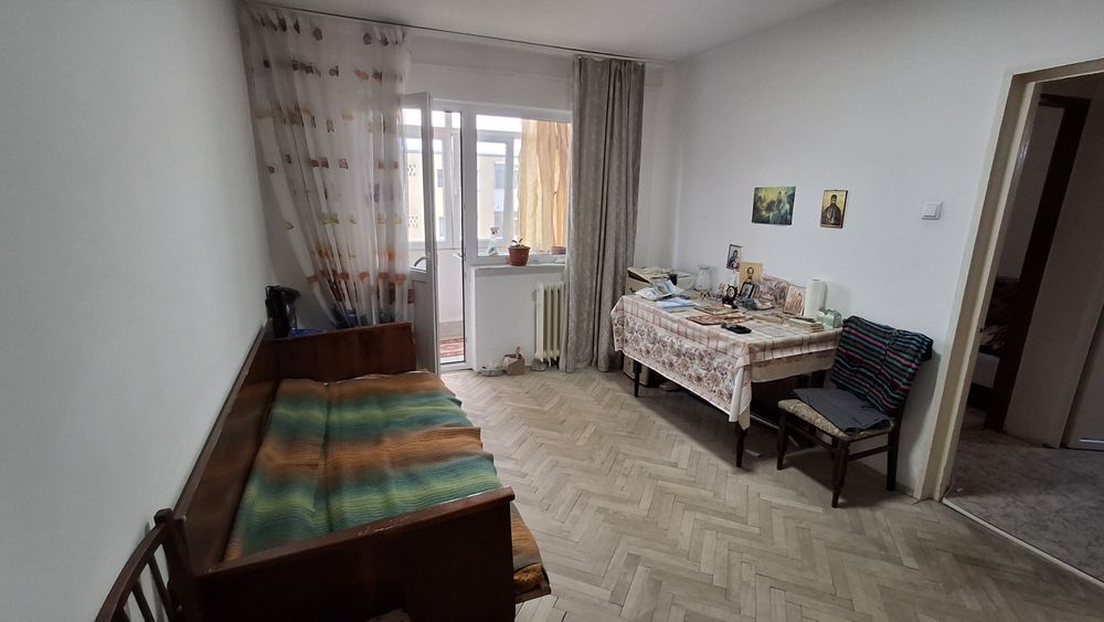 Apartament de vanzare 2 camere semidecomandat