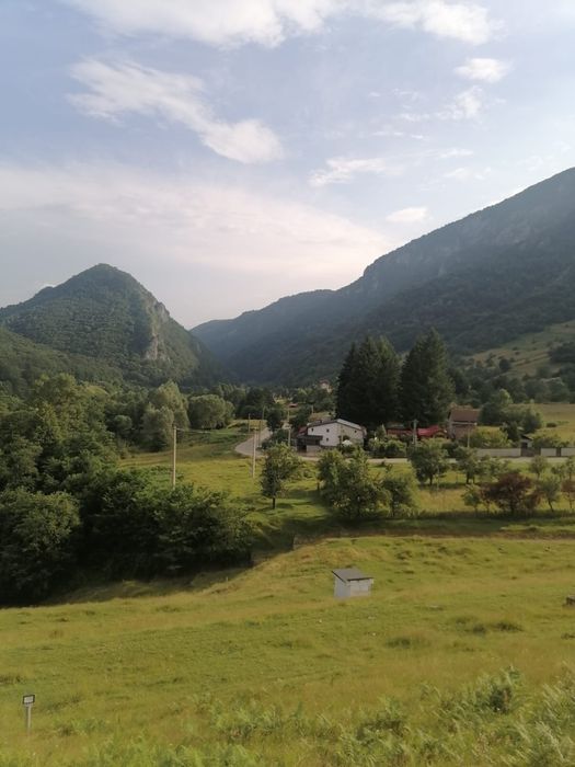 Vant teren zona Valea Mare 15€ mp