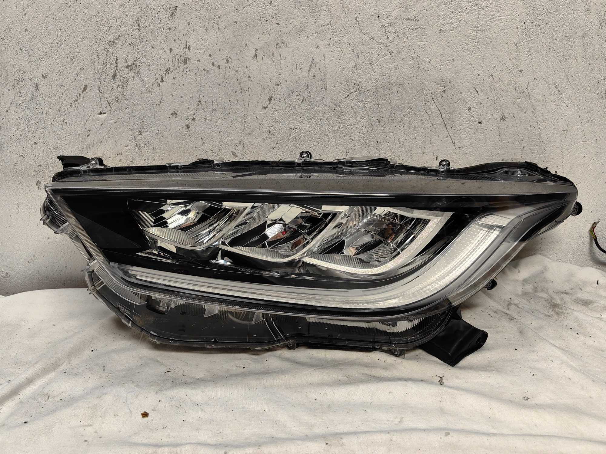 Оригинален фар Тойота Ярис  Toyota Yaris Full Led 2020