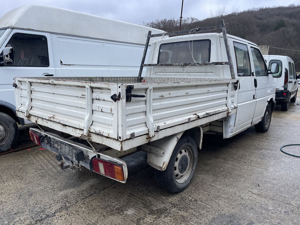 Vw Transporter 2.4d 75hp 1995 На Части