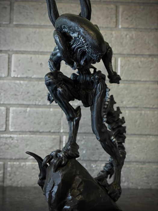 Figurină Alien (Xenomorph) – 40 cm, vopsită manual