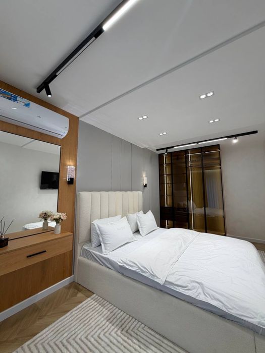 4 - комнатная квартира ЖК Комолон , метро Милий бог , Дружба народов