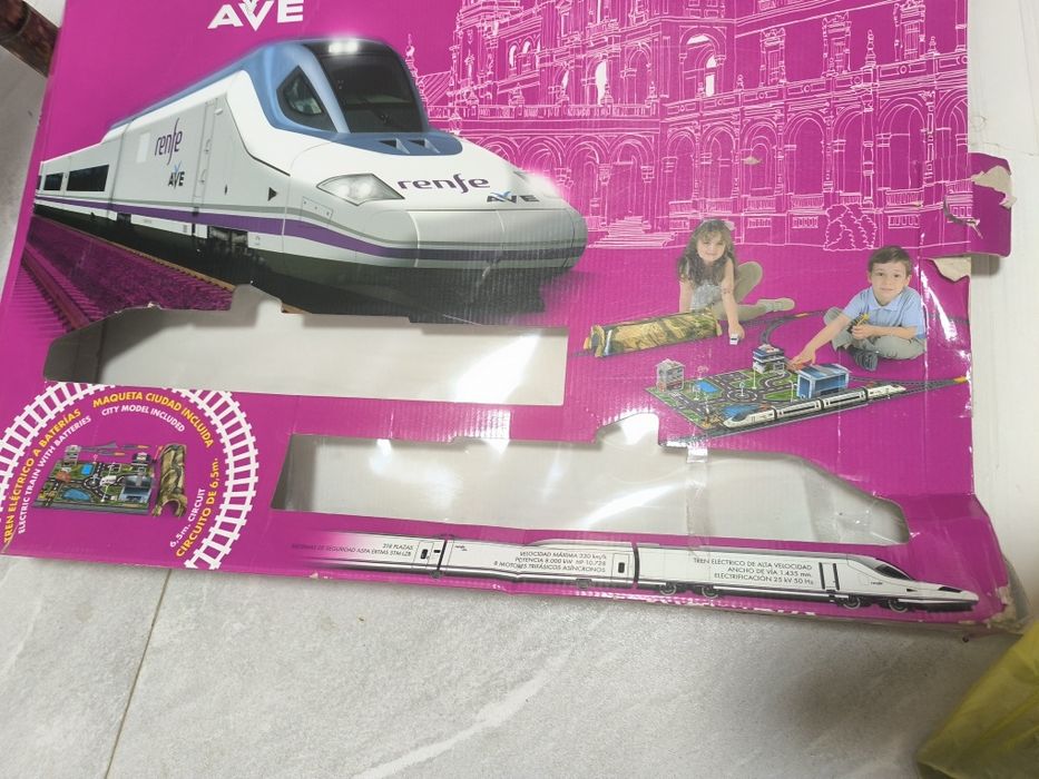 Продам игрушечный поезд