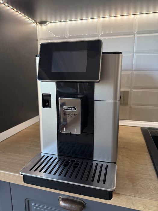 Aparat cafea DeLonghi PrimaDonna Soul