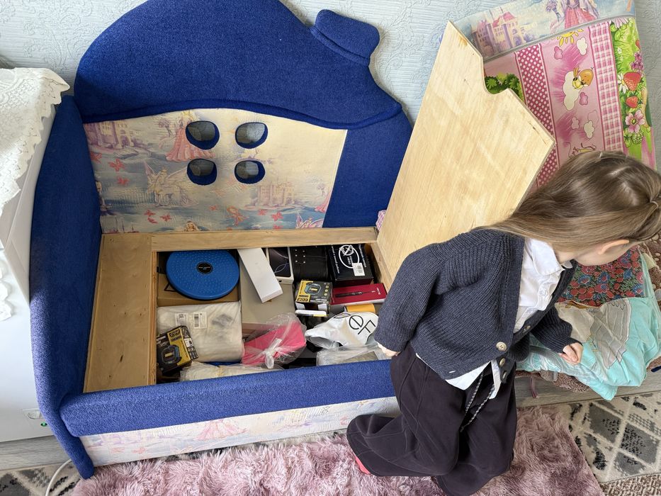 Отдам даром диван