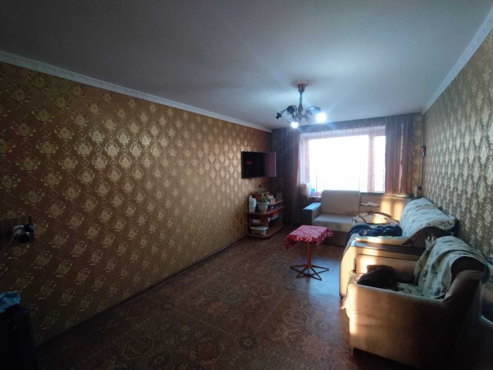 Продам 3-х ком.улучшеную,две лоджии,кухня-7,5 кв.м.кирпич-1974 Ипотека