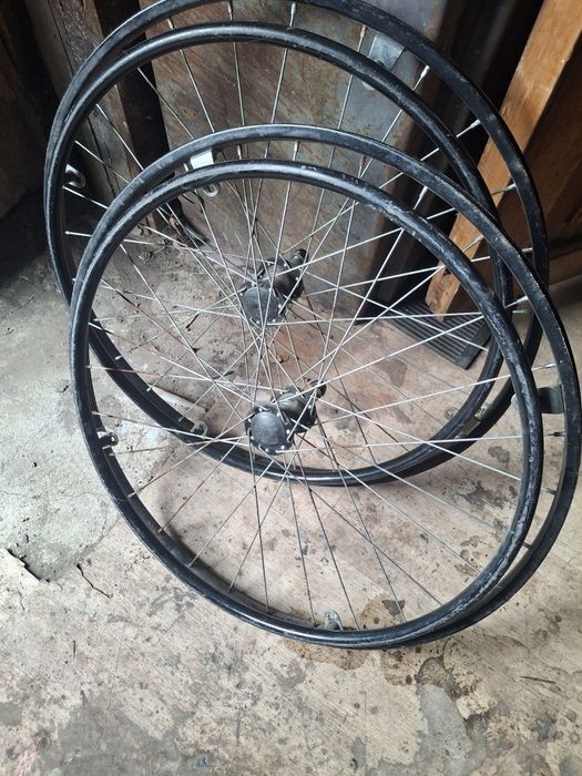 Колеса от инвалидной коляски.