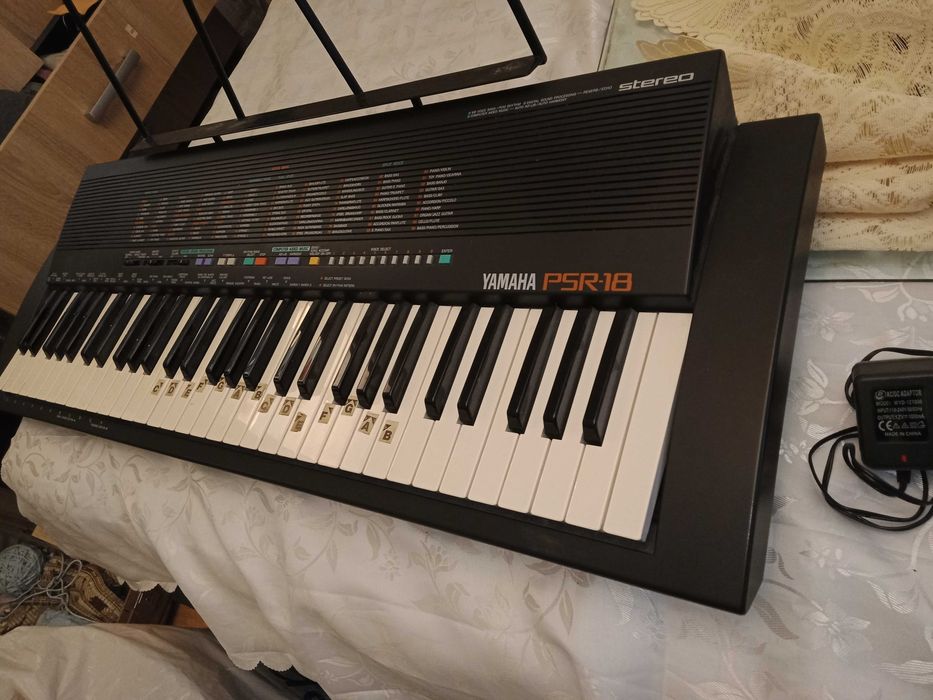 Yamaha PSR-18 pian digital orga electronica
