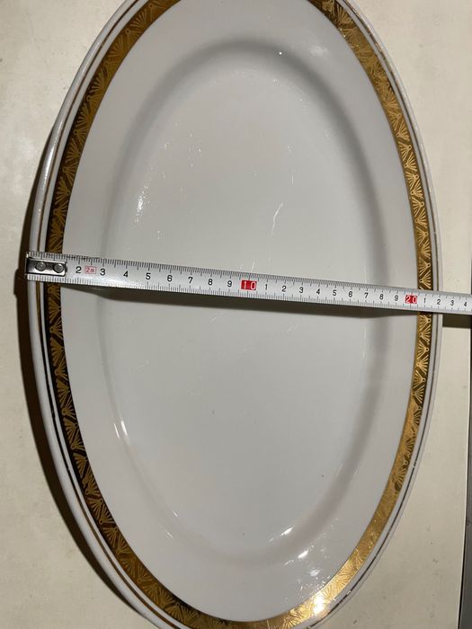 Голямо елипсовидно, порцеланово плато с маркировка