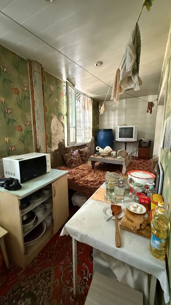 Продается Чиланзар 9кв около Afruz  4/1/4
