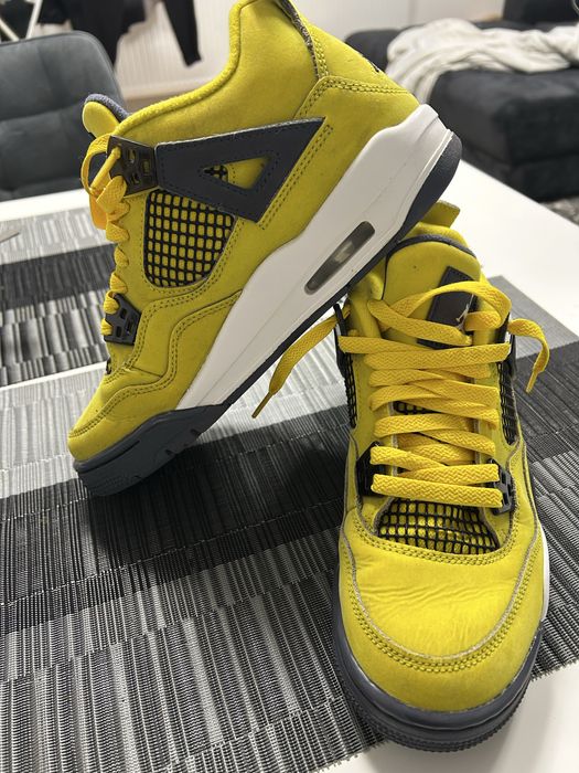 Jordan 4 retro lightning nr 38/ 350 lei