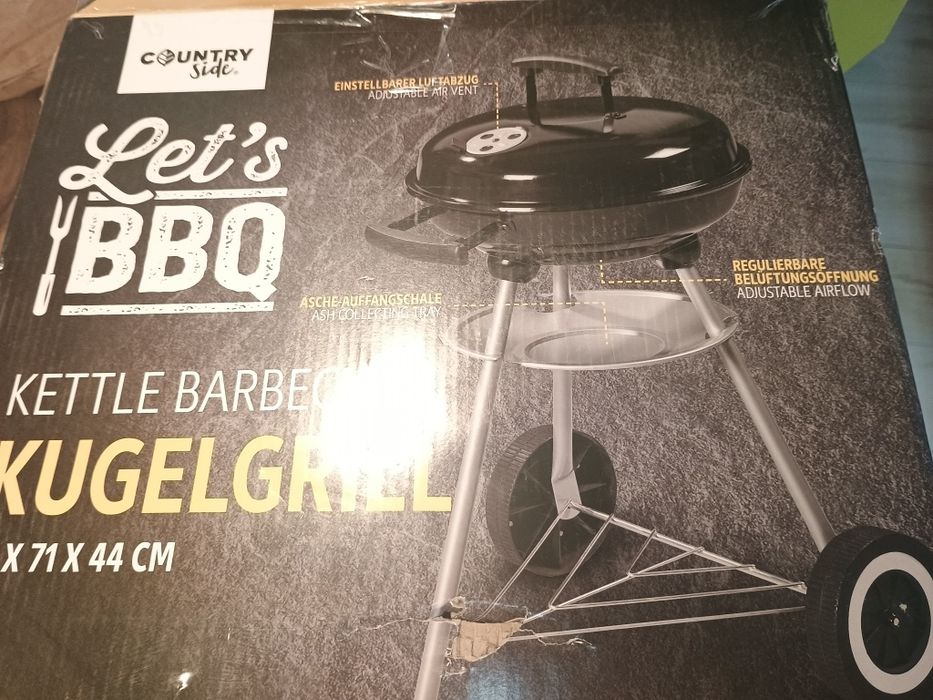 BBQ,Gratar rotund pe carbuni cu capac,roti