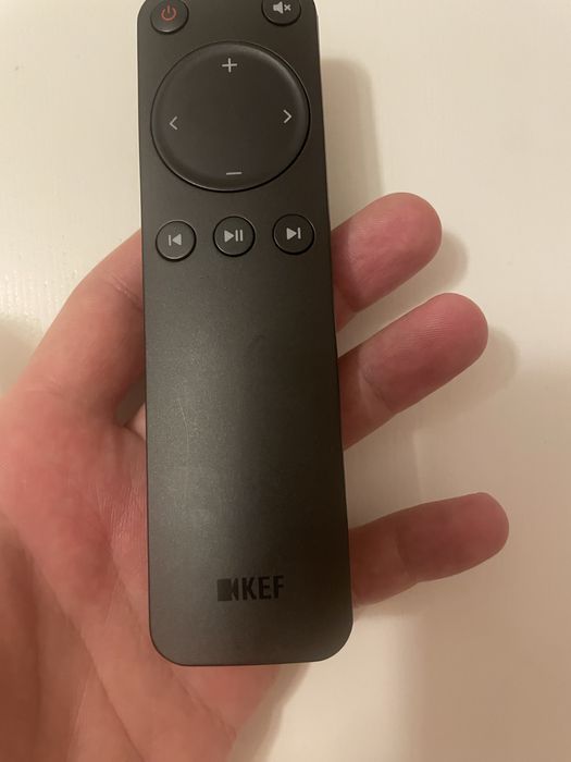 Telecomanda pentru sistemul de boxe Kef