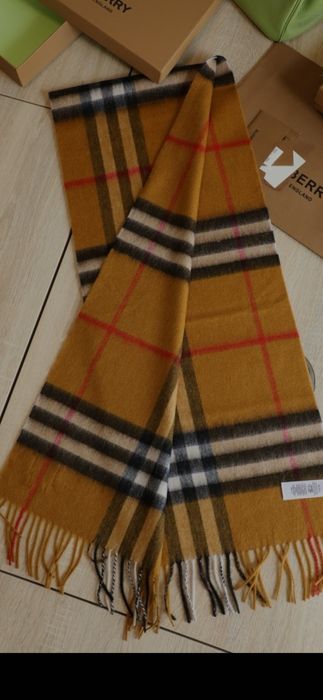 Fular bărbați Burberry model 2026-cașmir