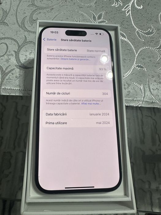 iPhone 15 pro baterie 93 baterie