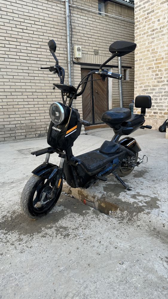 Skuter snoky 4 ta bor xolati yangi