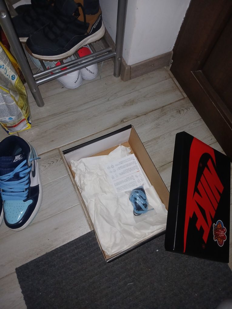 jordan 1 mid patent unc