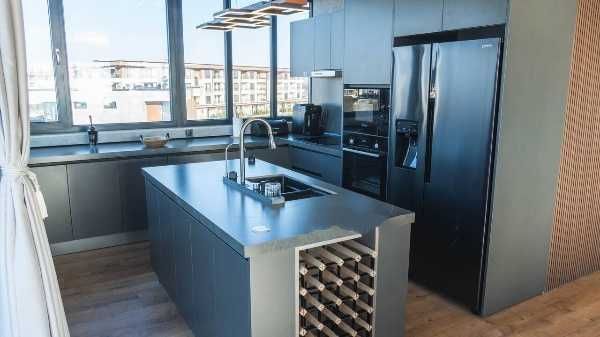 Дава се под наем Тристаен апартамент в Бургас, Сарафово - 190 кв.м за 1900 € - Снимка #3