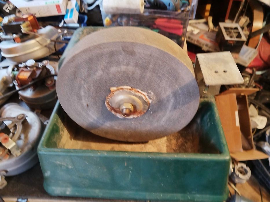 Polizor electric cu reductor tocila