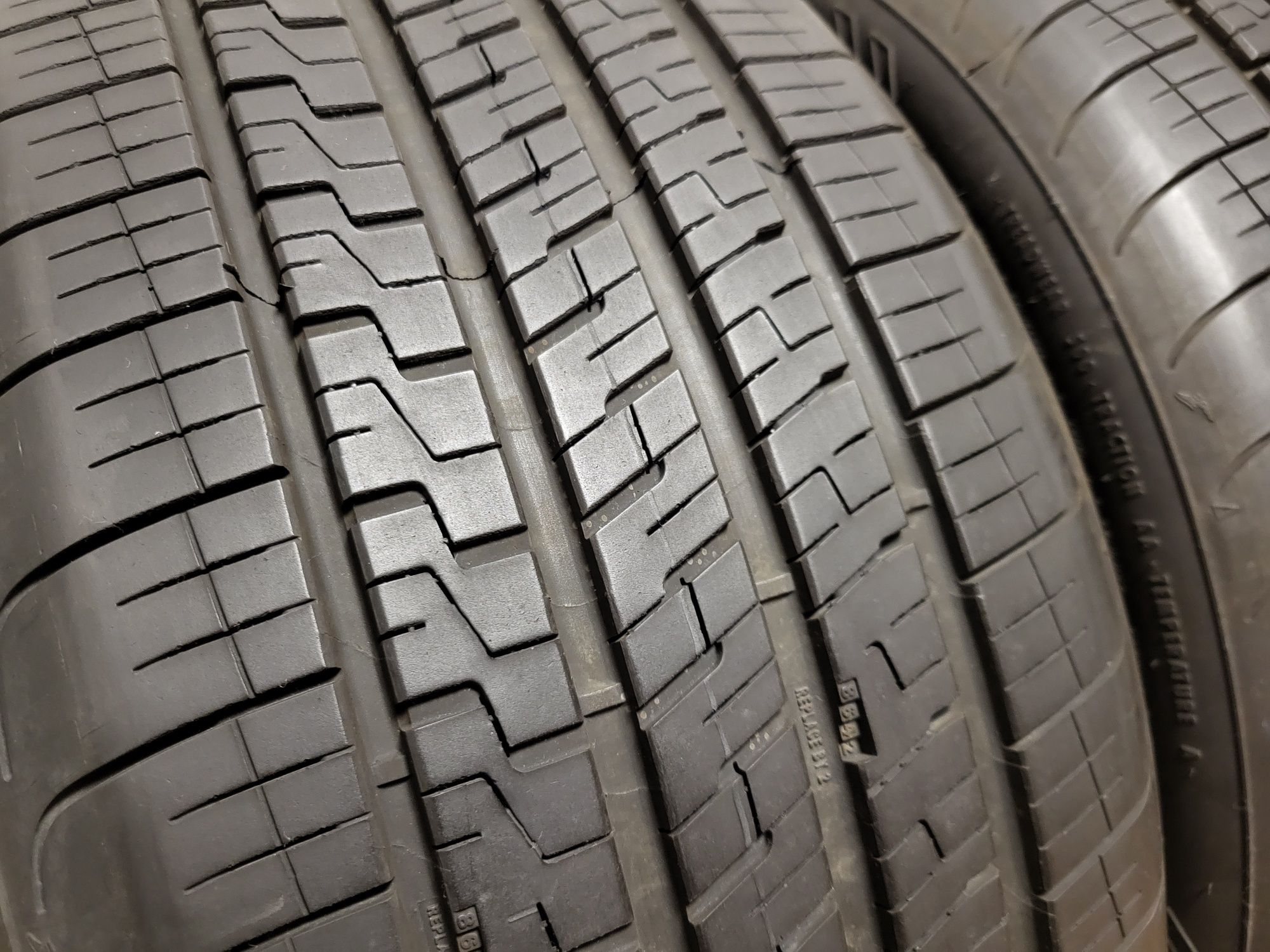 2 бр. 245/40/19 Goodyear Dot 23 / летни гуми
