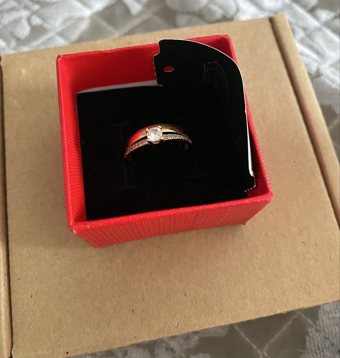 Продам золотое кольцо размер 17,5