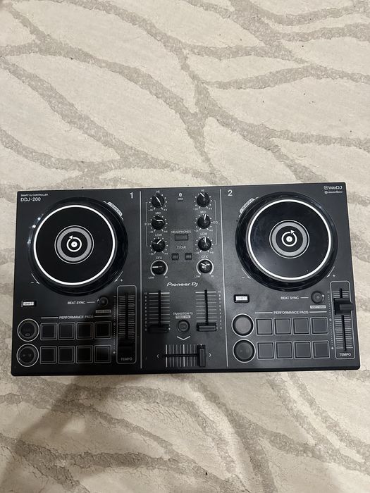 Контролер PIONEER DJ DDJ-200