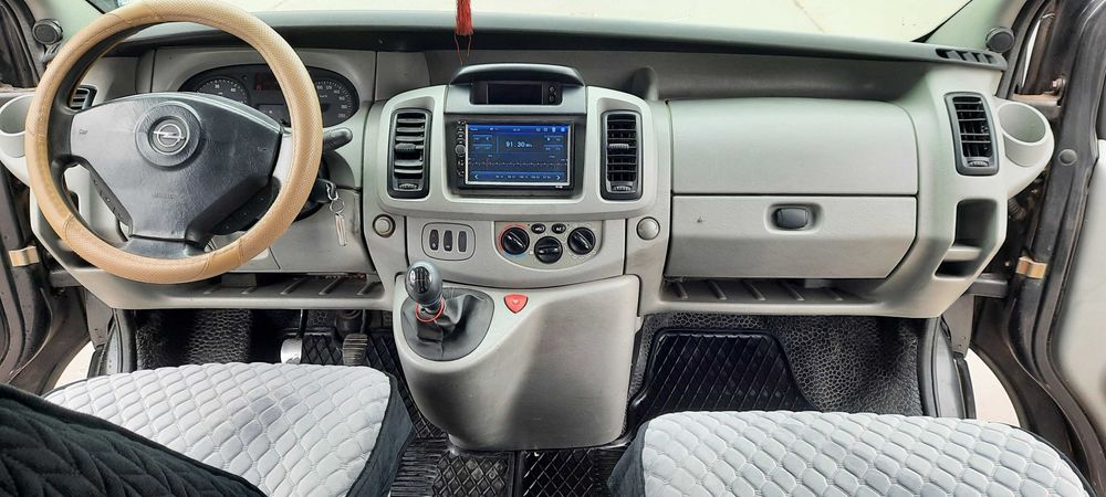 Opel Vivaro, 2,5 CDTI, 6 Locuri+ Duba ,6 Trepte , An 2006 , inm RO