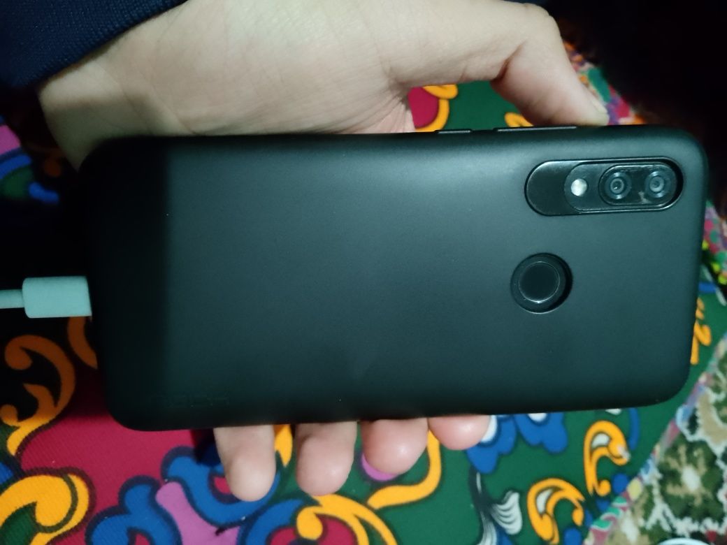 Redmi 7. 3/32 gb