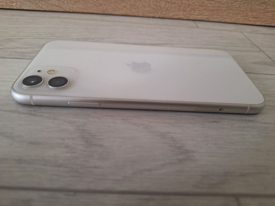 iPhone 11 продается
