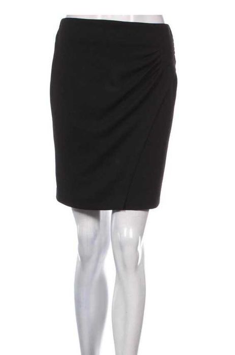 Пола 
Офис черна права пола Esprit с набор отпред размер М