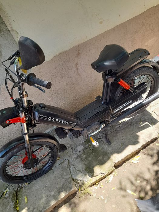 Vând moped garelli noi
