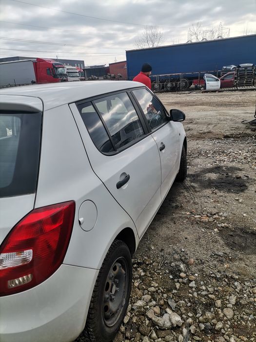 Dezmembrez skoda fabia 2 an 2008 motor 1.2 benzina cod BBM