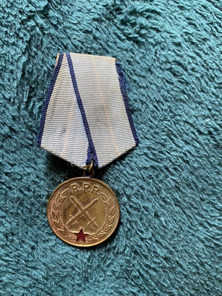 Diferite medalii si insigne ale aviatiei . Fost comandor