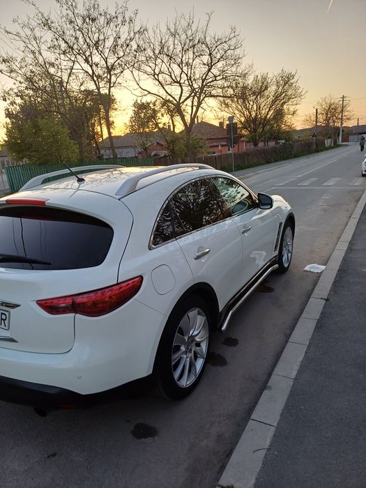 Vând/Schimb +/- diferență Infiniti 3.0 Diesel 2014