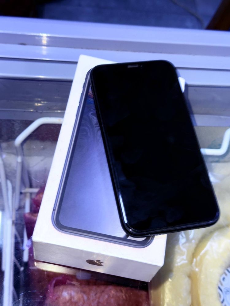 iphone xr 128 GB ideal