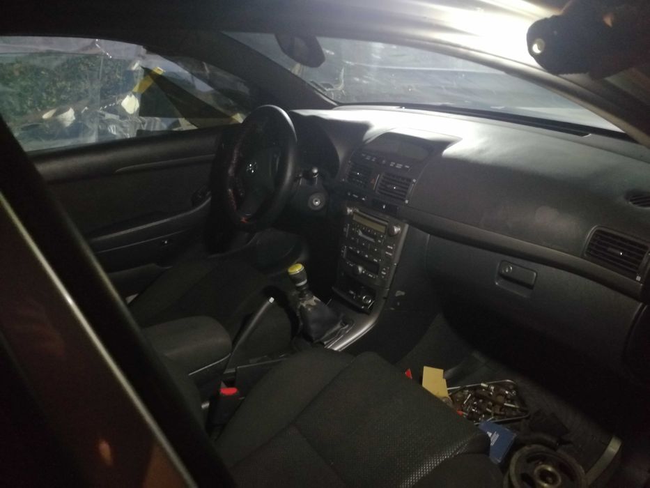 Toyota avensis на части