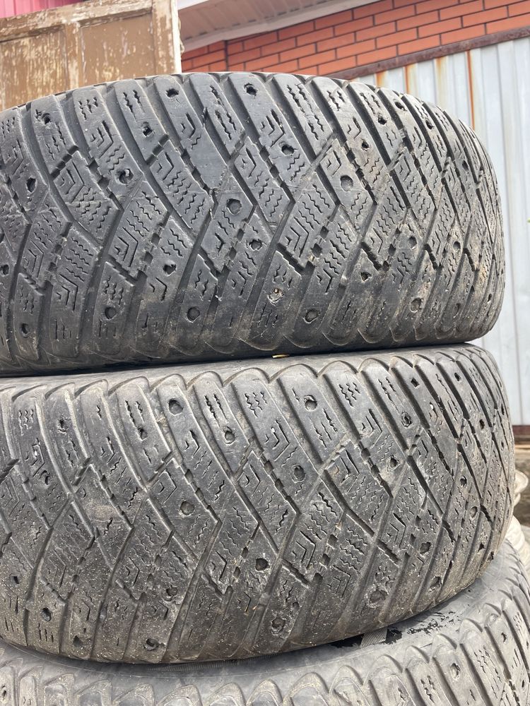 Продам шины на R17